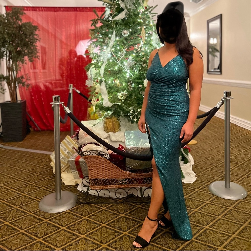 Beautiful Scene Sequin Maxi Dress - Emerald